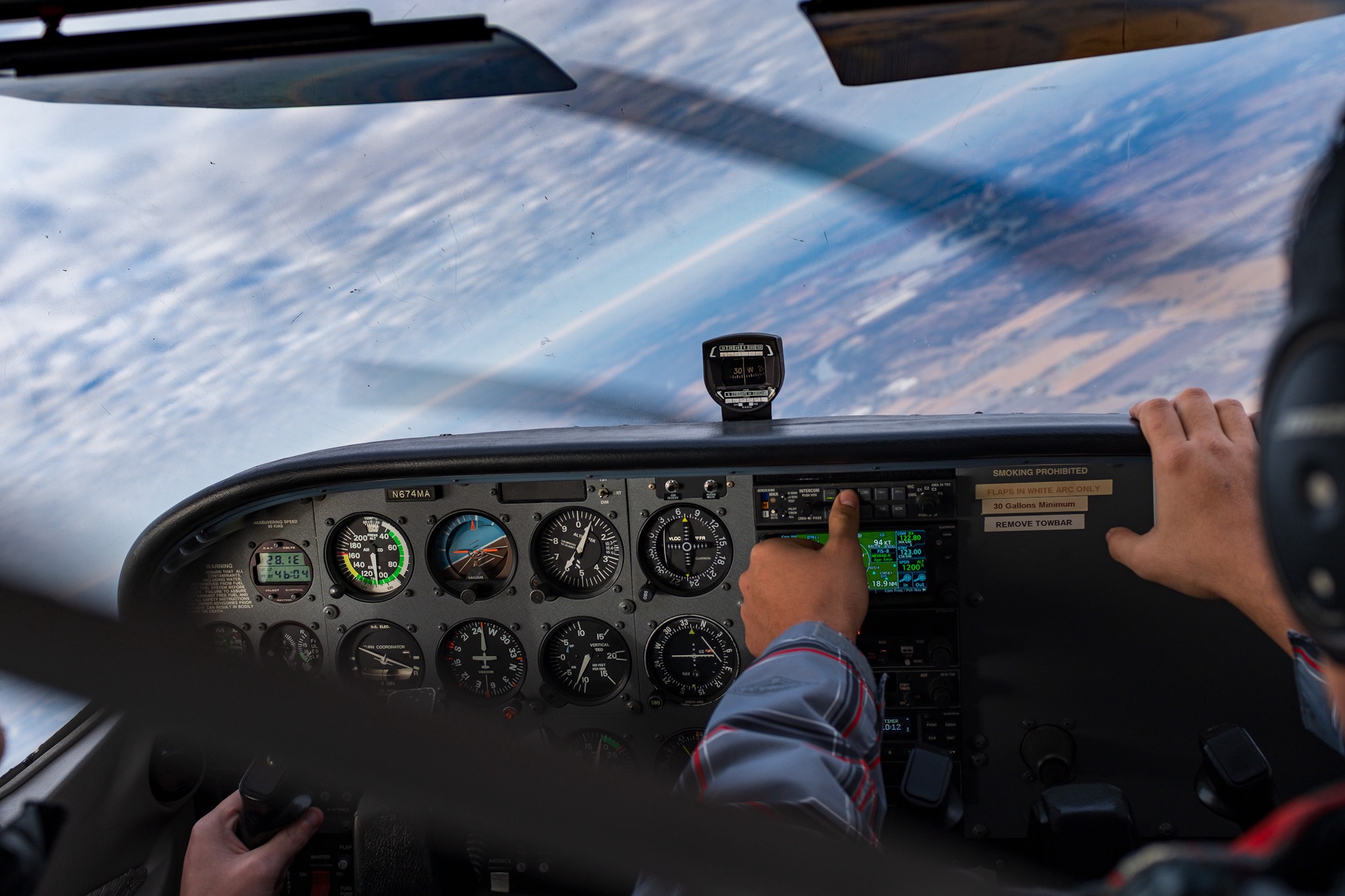 Cessna 172R cockpit in steep turn